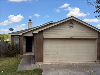 1229 Hilltop Drive, San Marcos, TX 78666