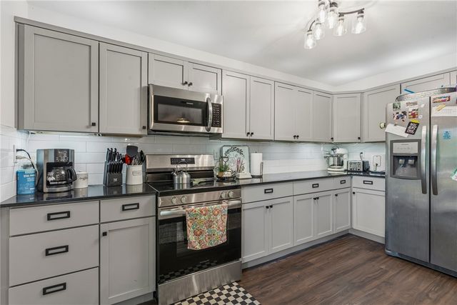 104 NE Red Fox Road, Gravette, AR 72736