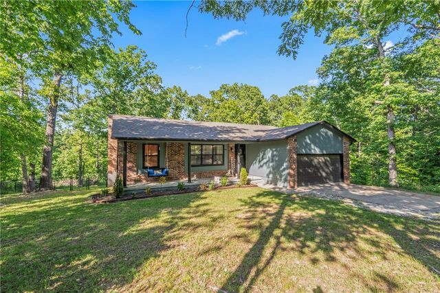 104 NE Red Fox Road, Gravette, AR 72736