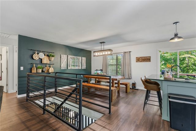 104 NE Red Fox Road, Gravette, AR 72736