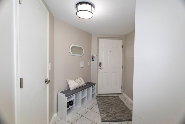 7755 BRISTOL PARK Drive 1NE, Tinley Park, IL 60477