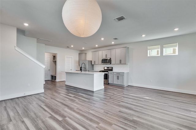 7408 Acela TRL 217, Austin, TX 78744