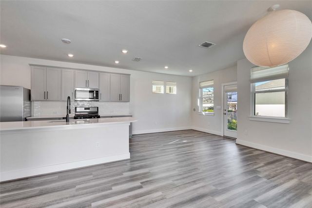 7408 Acela TRL 217, Austin, TX 78744