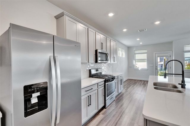 7408 Acela TRL 217, Austin, TX 78744