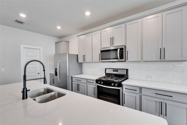 7408 Acela TRL 217, Austin, TX 78744