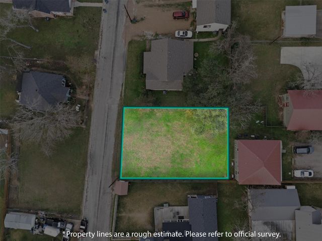 233 S San Antonio Street, Bellville, TX 77418