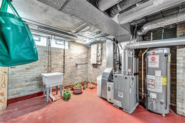 708 Park Avenue, Elyria, OH 44035