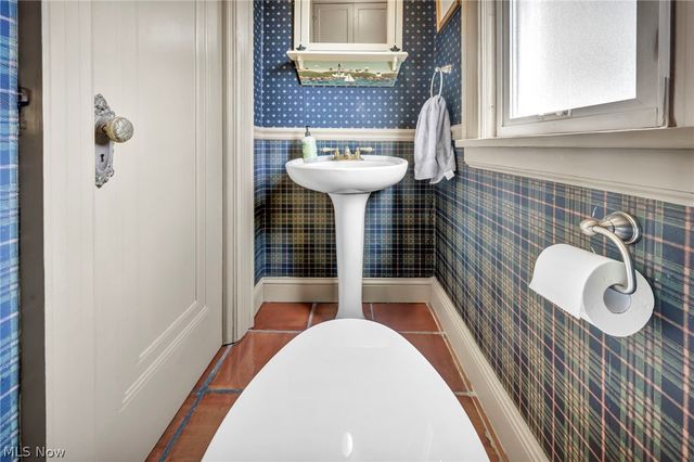 708 Park Avenue, Elyria, OH 44035