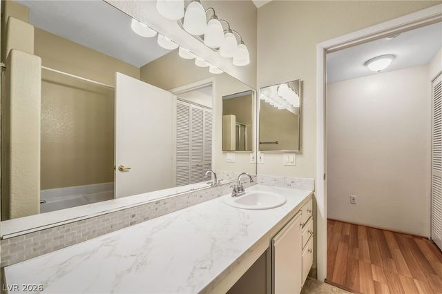 5751 East Hacienda Avenue 262, Las Vegas, NV 89122