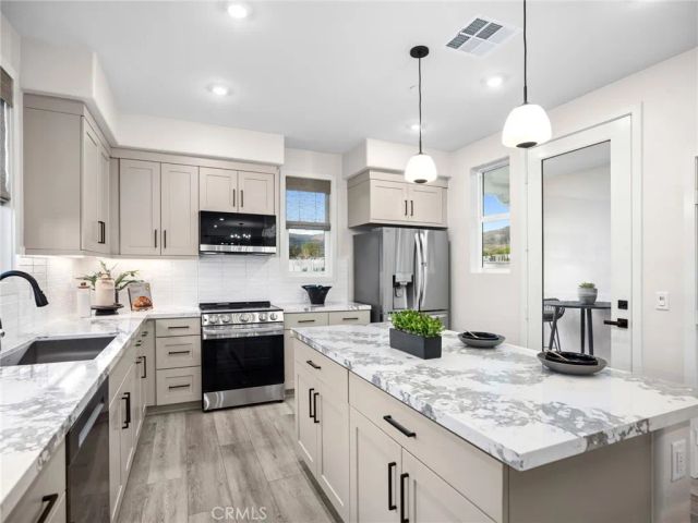 548 Gregory Way, Glendora, CA 91740