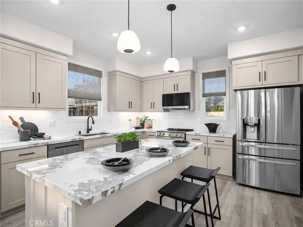 548 Gregory Way, Glendora, CA 91740
