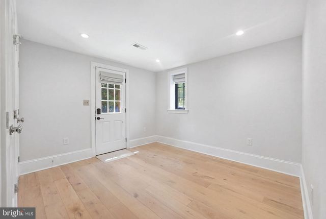 5602 YORK LN, Bethesda, MD 20814