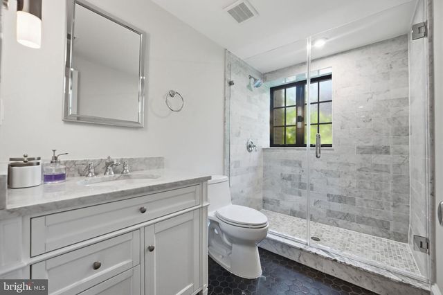 5602 YORK LN, Bethesda, MD 20814