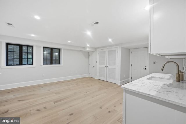 5602 YORK LN, Bethesda, MD 20814