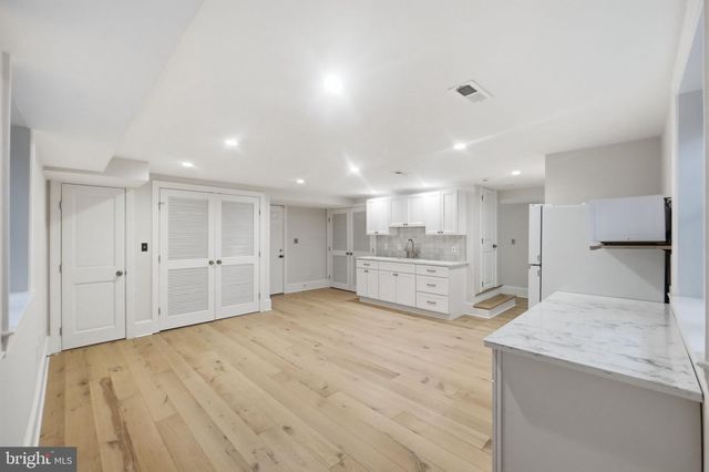 5602 YORK LN, Bethesda, MD 20814