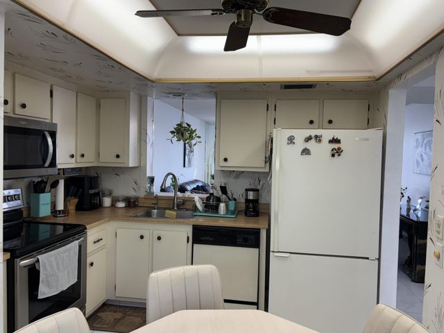 7620 NW 18th Street 308, Margate, FL 33063