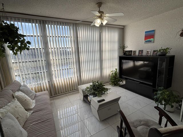 7620 NW 18th Street 308, Margate, FL 33063