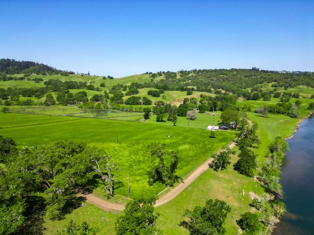 1104 Rio Nes Lane, Roseburg, OR 97470