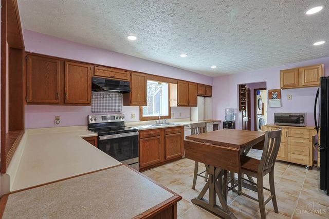 7830 Plantation Drive, West Chester, OH 45069