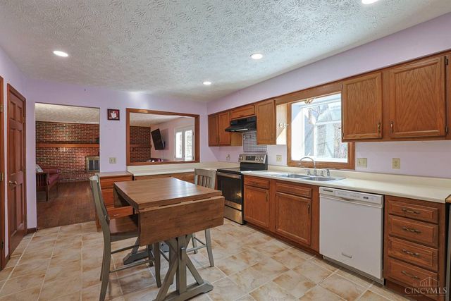 7830 Plantation Drive, West Chester, OH 45069