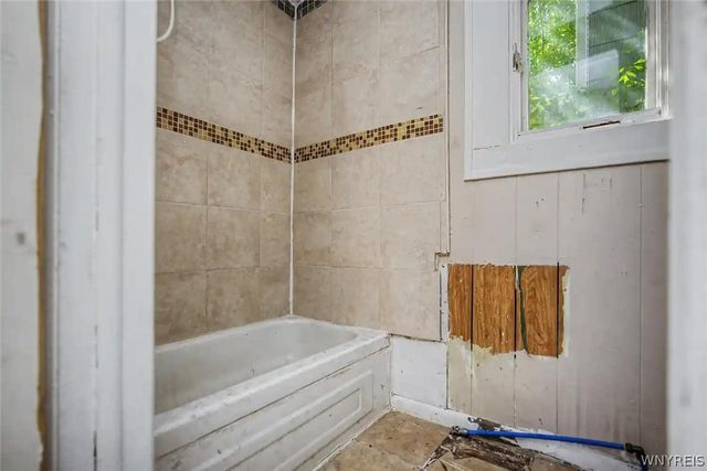 517 Tronolone Place, Niagara Falls, NY 14301