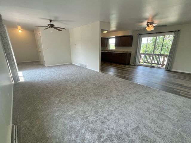 608 N Washington Avenue UPPER, Batavia, IL 60510