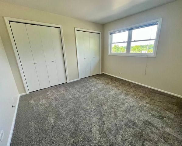 608 N Washington Avenue UPPER, Batavia, IL 60510