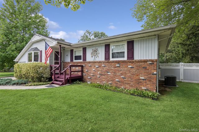 43 Columbus Avenue, Brentwood, NY 11717