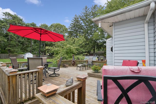 43 Columbus Avenue, Brentwood, NY 11717