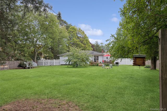 43 Columbus Avenue, Brentwood, NY 11717
