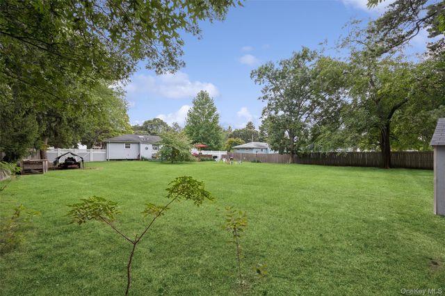 43 Columbus Avenue, Brentwood, NY 11717