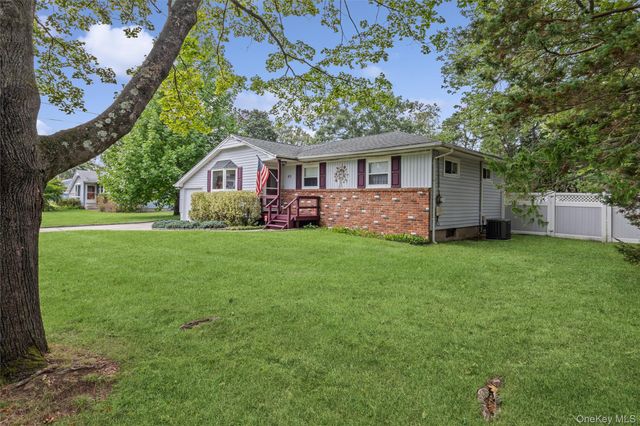 43 Columbus Avenue, Brentwood, NY 11717