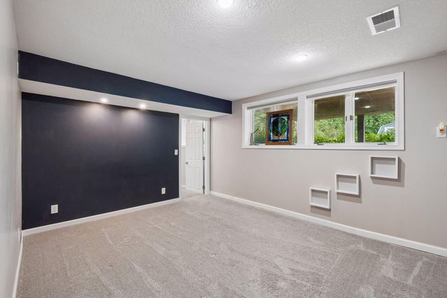880 Whitney Drive, Apple Valley, MN 55124