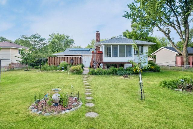 880 Whitney Drive, Apple Valley, MN 55124