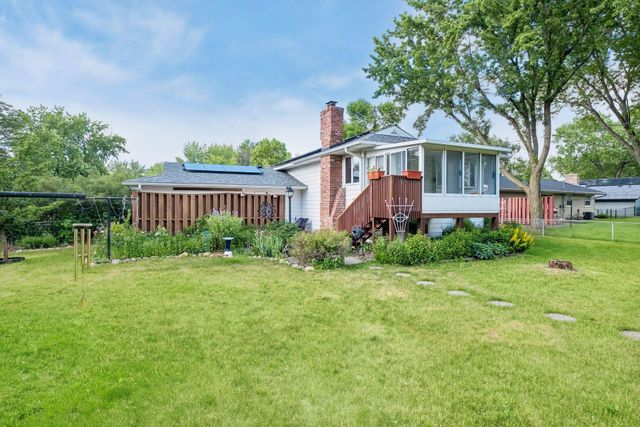 880 Whitney Drive, Apple Valley, MN 55124
