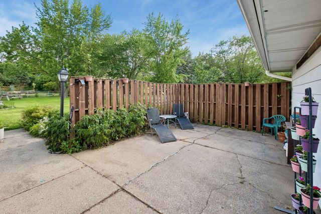 880 Whitney Drive, Apple Valley, MN 55124