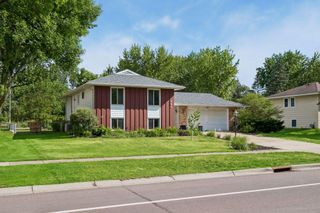 880 Whitney Drive, Apple Valley, MN 55124