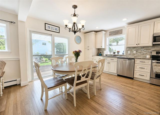 30 Park Avenue, Shirley, NY 11967