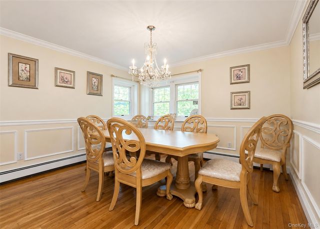 30 Park Avenue, Shirley, NY 11967
