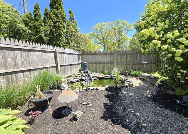 30 Park Avenue, Shirley, NY 11967