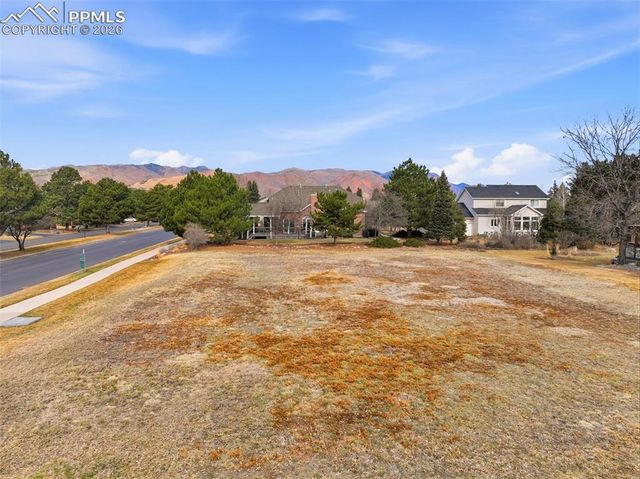 3810 Edgecliff Court, Colorado Springs, CO 80904