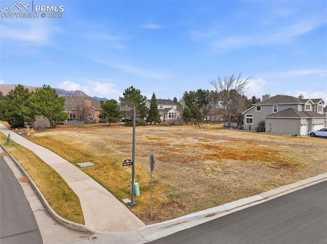 3810 Edgecliff Court, Colorado Springs, CO 80904
