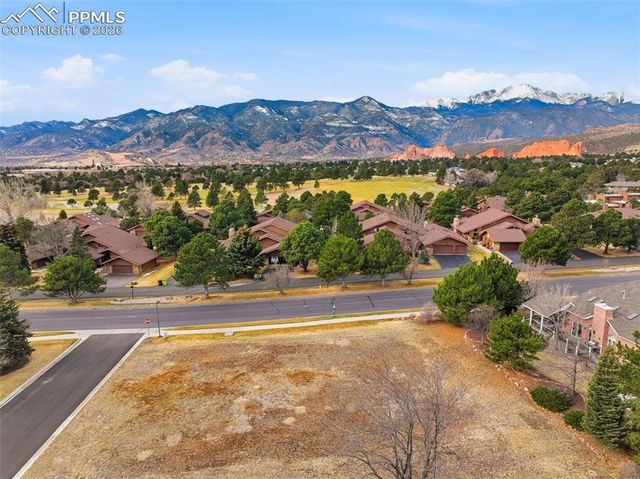 3810 Edgecliff Court, Colorado Springs, CO 80904