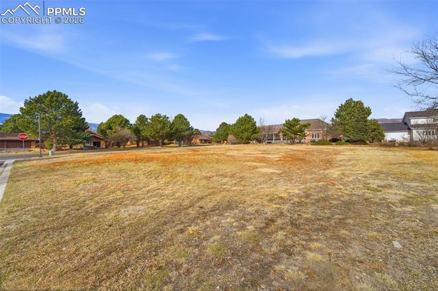 3810 Edgecliff Court, Colorado Springs, CO 80904