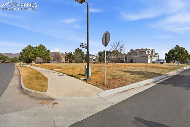 3810 Edgecliff Court, Colorado Springs, CO 80904