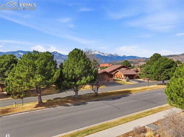 3810 Edgecliff Court, Colorado Springs, CO 80904
