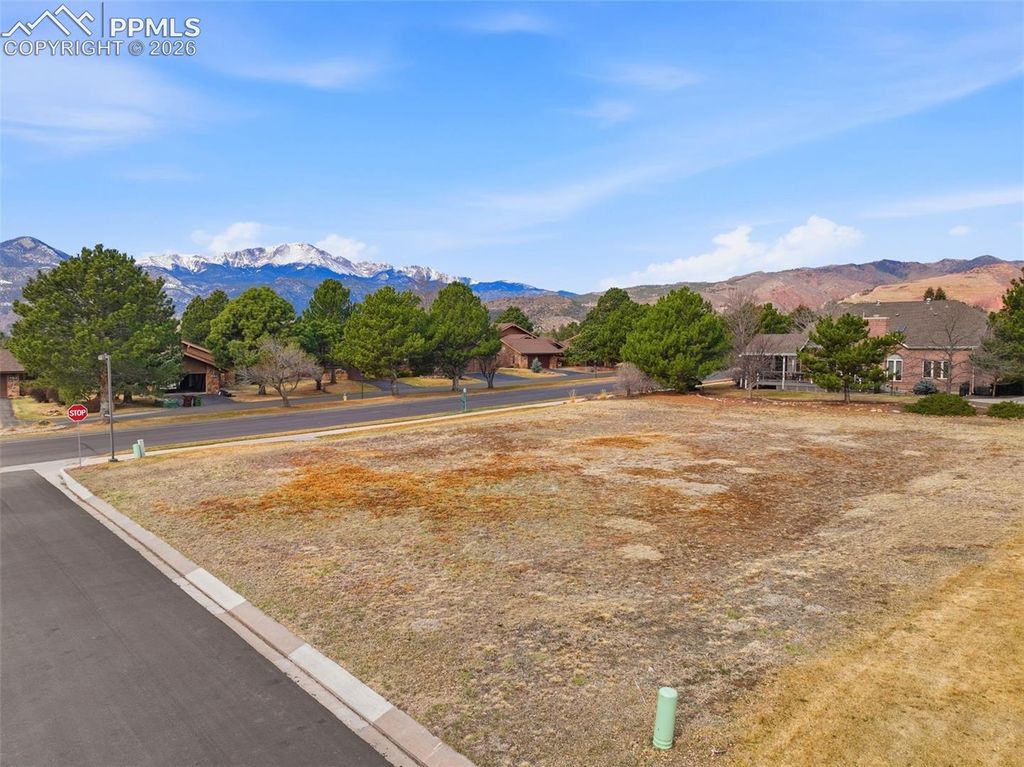 3810 Edgecliff Court, Colorado Springs, CO 80904 — photo 2