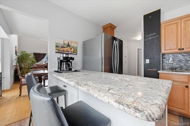 10 Casey Lane, Middle Island, NY 11953
