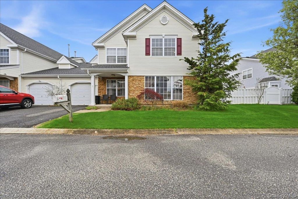 10 Casey Lane, Middle Island, NY 11953