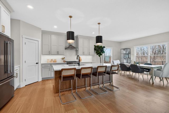 7091 SPRING CREEK Drive, Bettendorf, IA 52722